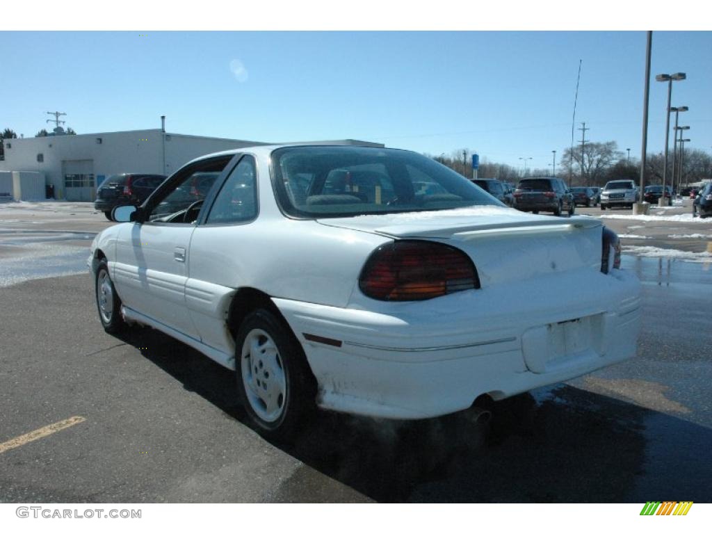 Bright White 1996 Pontiac Grand Am SE Coupe Exterior Photo #47199485