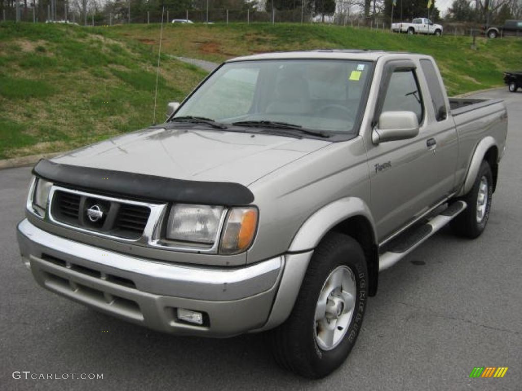 2000 Frontier SE V6 Extended Cab 4x4 - Sand Dune / Beige photo #2