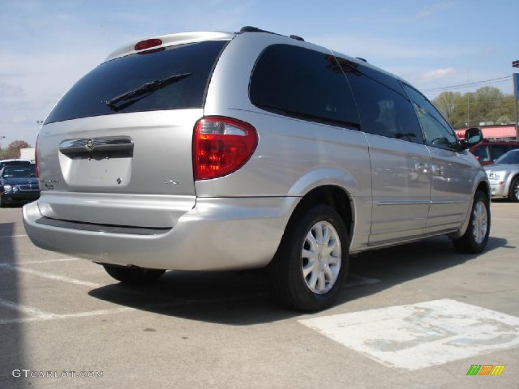 2003 Town & Country LXi - Bright Silver Metallic / Navy Blue photo #3