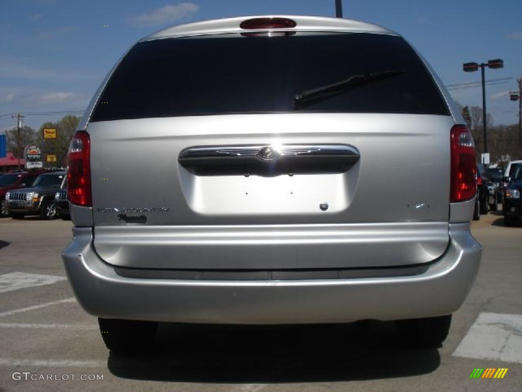 2003 Town & Country LXi - Bright Silver Metallic / Navy Blue photo #4