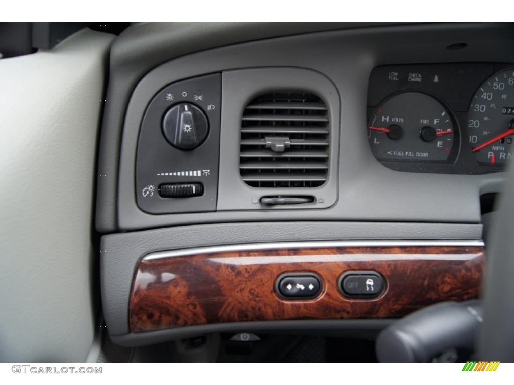 2004 Mercury Grand Marquis LS Controls Photo #47200454