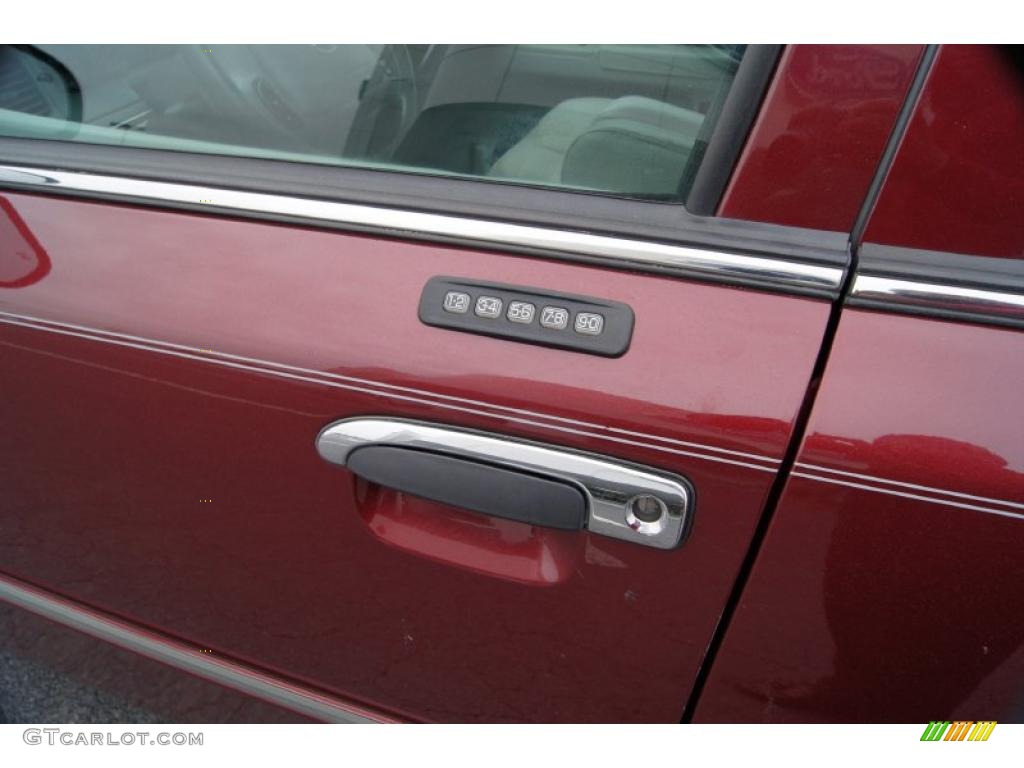 2004 Grand Marquis LS - Dark Toreador Red Metallic / Light Flint photo #35