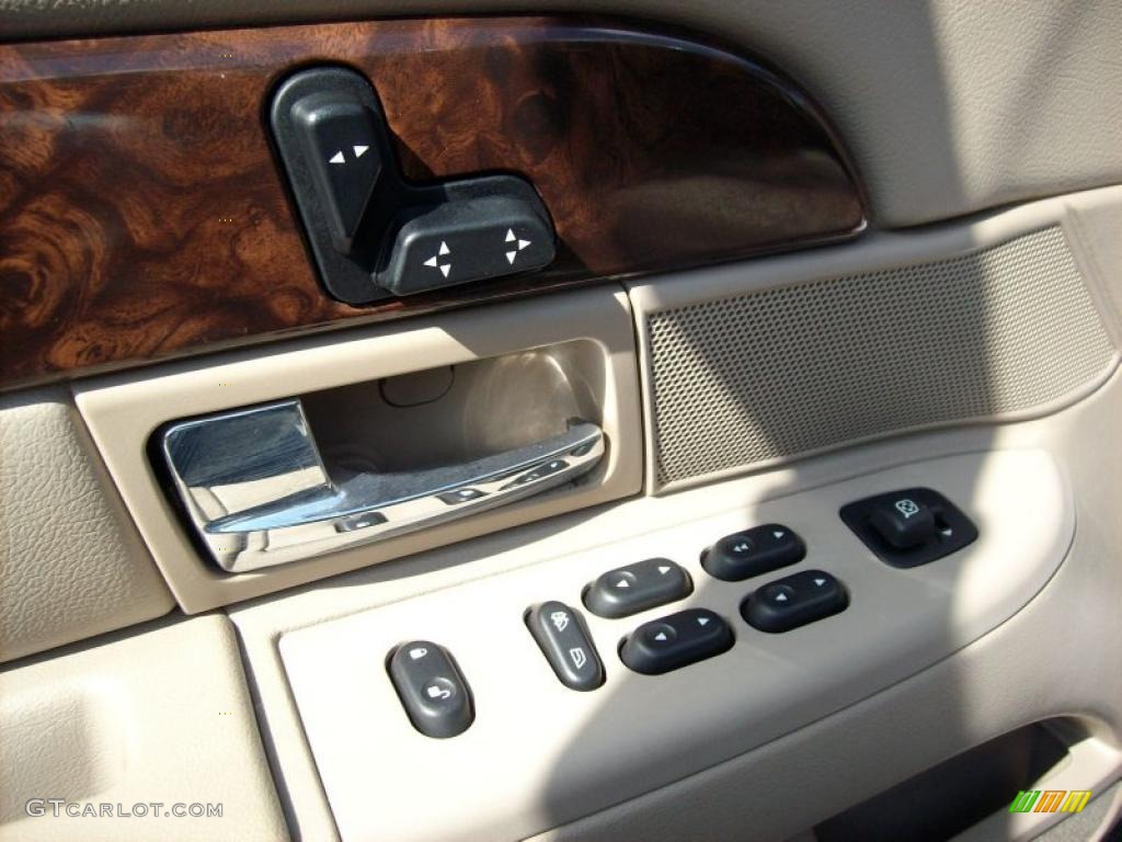 2005 Mercury Grand Marquis GS Controls Photo #47203469