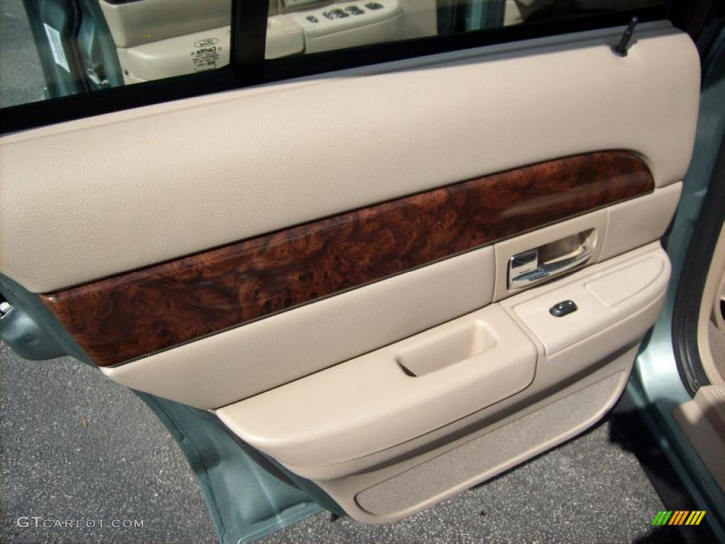 2005 Mercury Grand Marquis GS Medium Parchment Door Panel Photo #47203619
