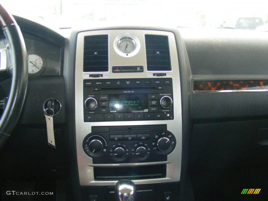 2008 Chrysler 300 C HEMI Controls Photo #47203919