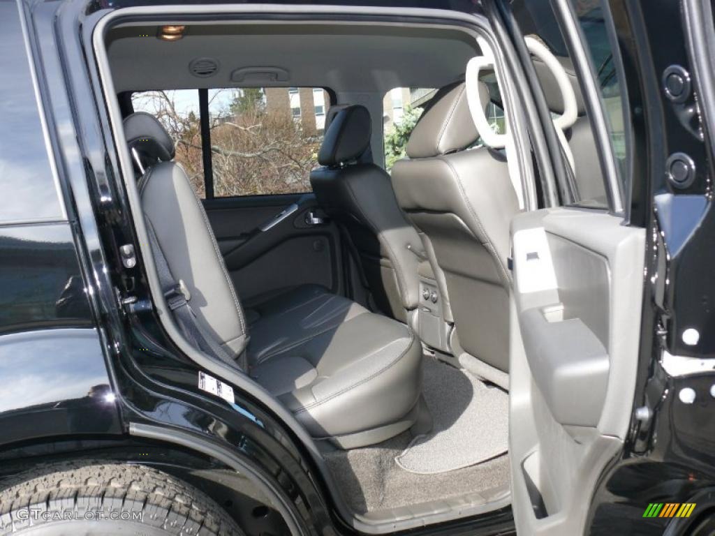 2011 Nissan Pathfinder Silver 4x4 Interior Color Photos