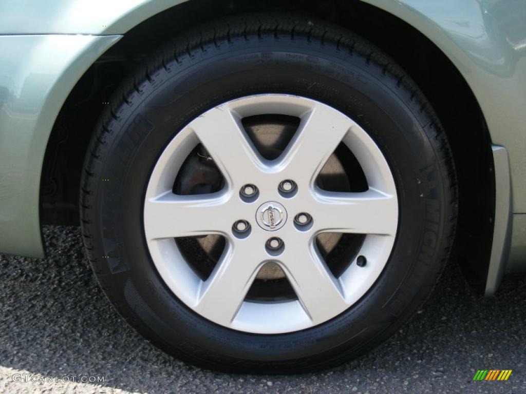 2003 Nissan Altima 2.5 SL Wheel Photos