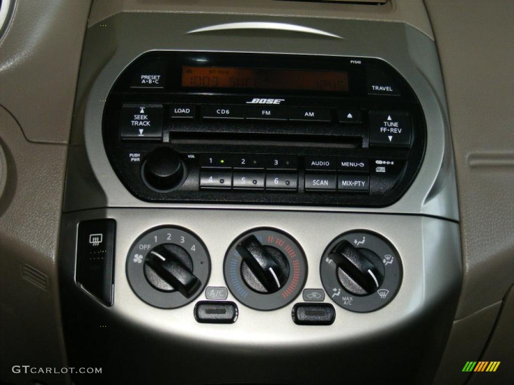2003 Nissan Altima 2.5 SL Controls Photos