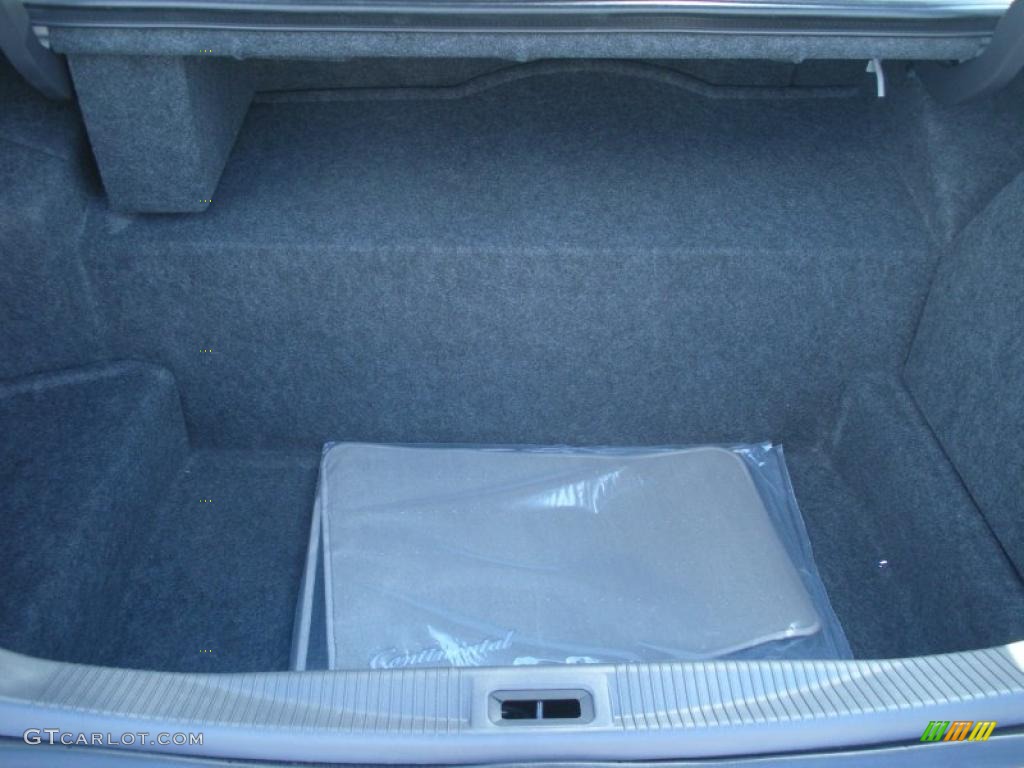 2011 Lincoln Town Car Signature Limited Trunk Photo #47206232