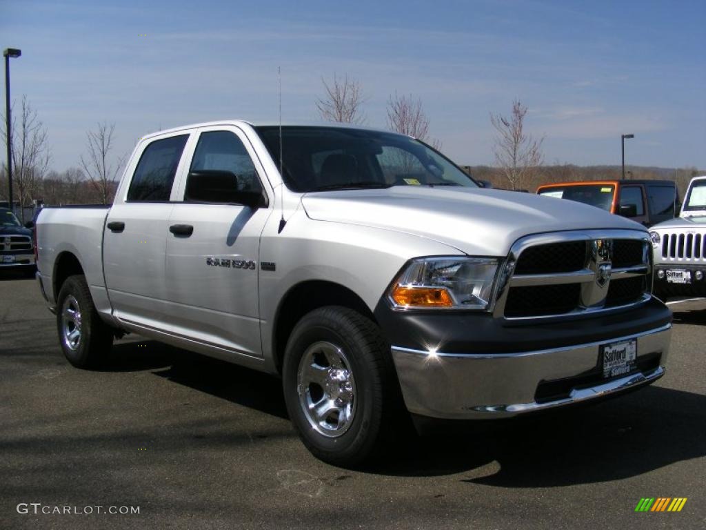 Bright Silver Metallic 2011 Dodge Ram 1500 ST Crew Cab 4x4 Exterior Photo #47206406