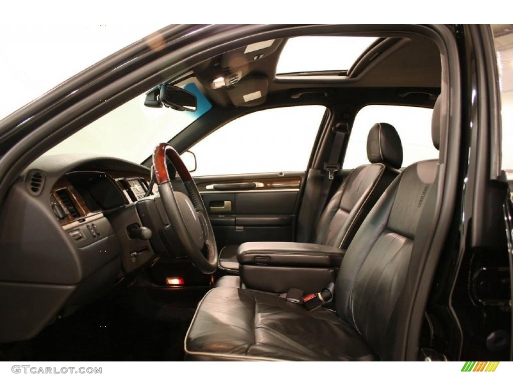 Black Interior 2007 Lincoln Town Car Designer Photo #47209415