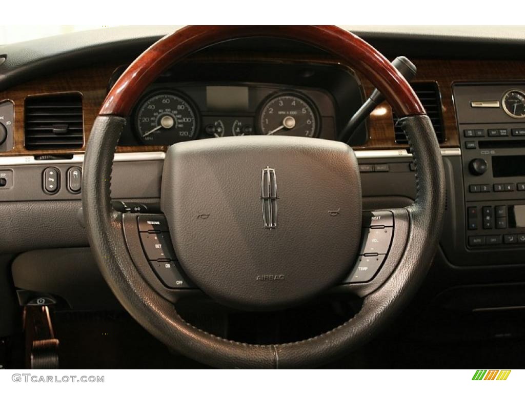 2007 Lincoln Town Car Designer Black Steering Wheel Photo #47209460