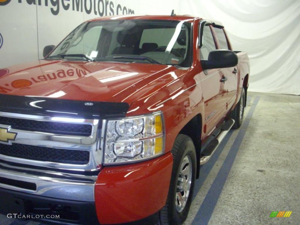 2009 Silverado 1500 LS Crew Cab 4x4 - Victory Red / Dark Titanium photo #4