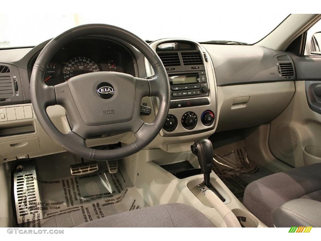 2006 Kia Spectra Spectra5 Hatchback Gray Dashboard Photo #47211233