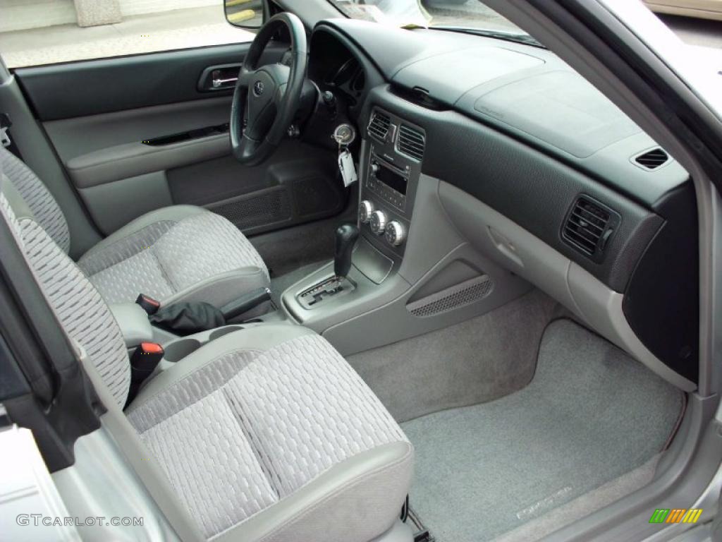2005 Subaru Forester 2.5 XS interior Photo #47213285