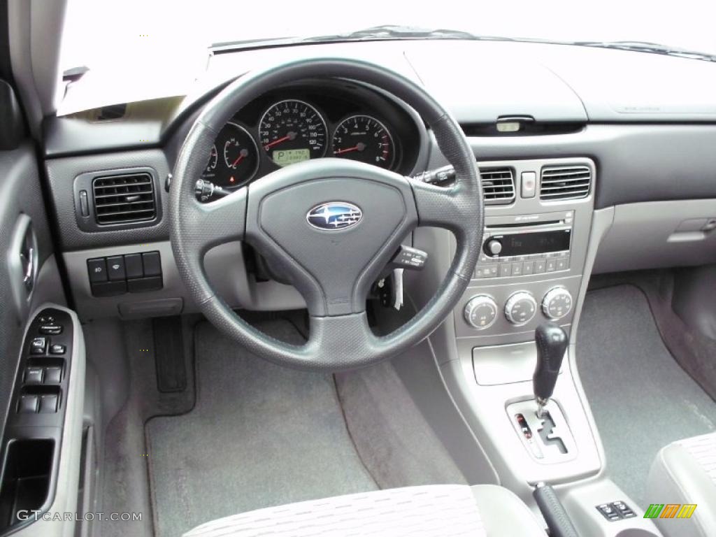 Gray Interior 2005 Subaru Forester 2.5 XS Photo #47213414