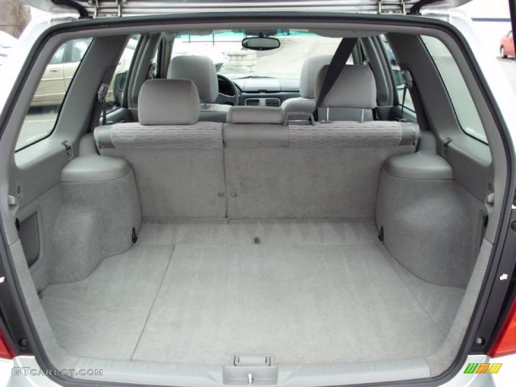 2005 Subaru Forester 2.5 XS Trunk Photos