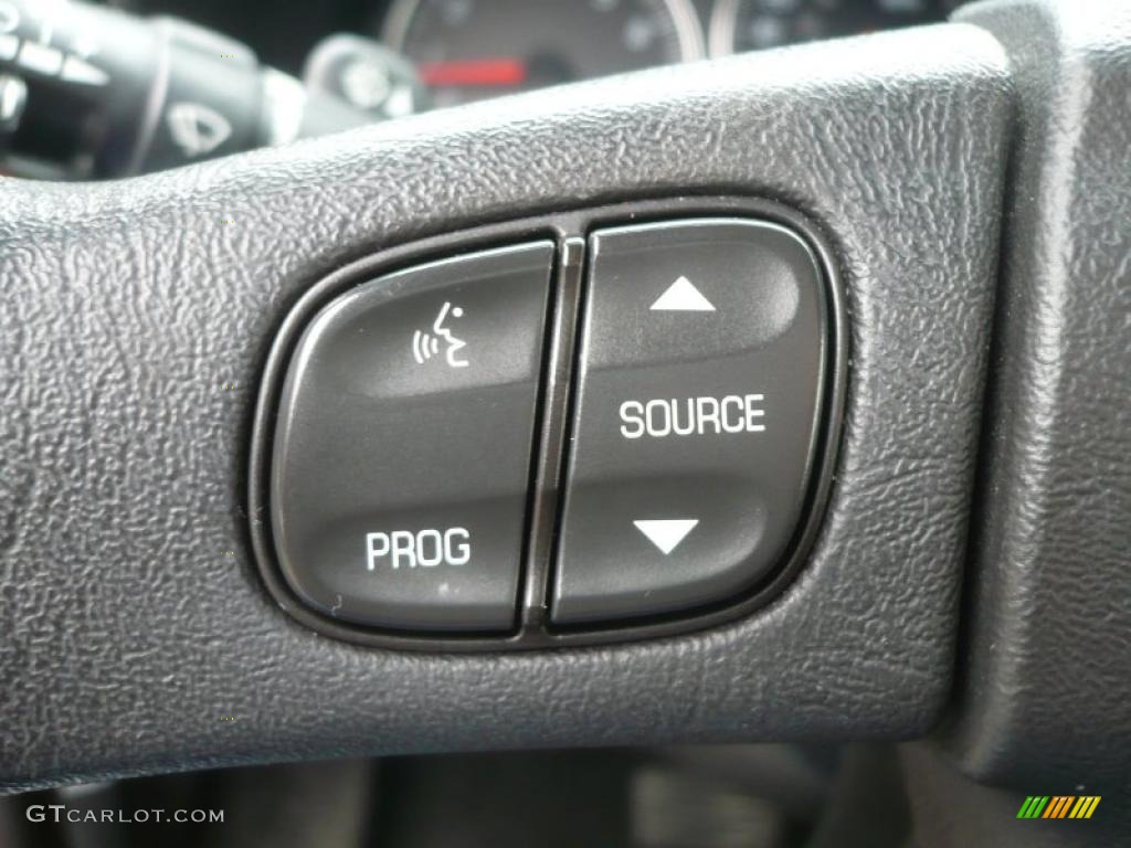 2008 GMC Envoy SLT 4x4 Controls Photo #47217236