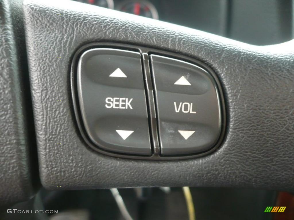 2008 GMC Envoy SLT 4x4 Controls Photo #47217251