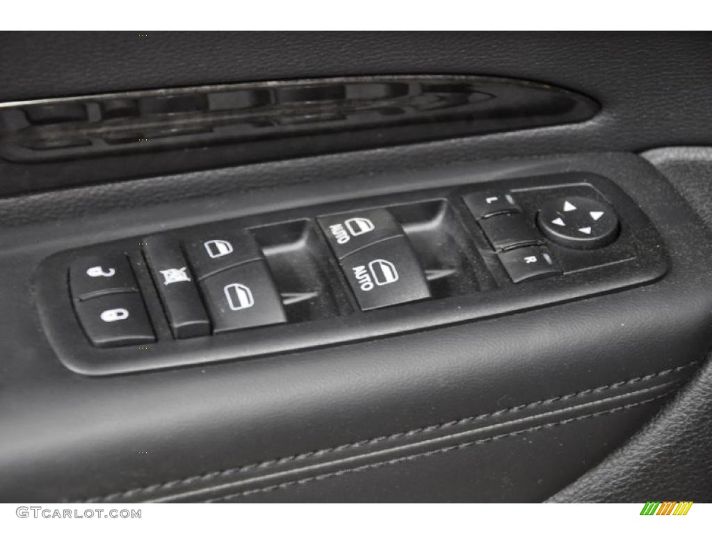 2011 Dodge Durango Crew Controls Photo #47217971