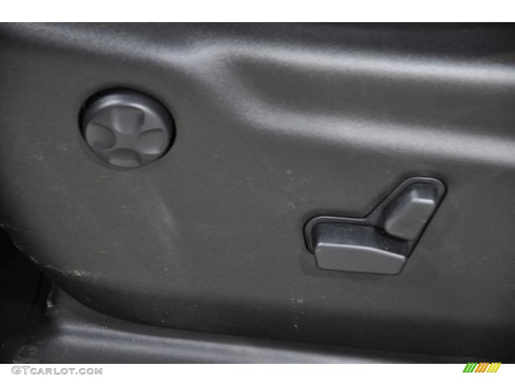 2011 Dodge Durango Crew Controls Photo #47217980
