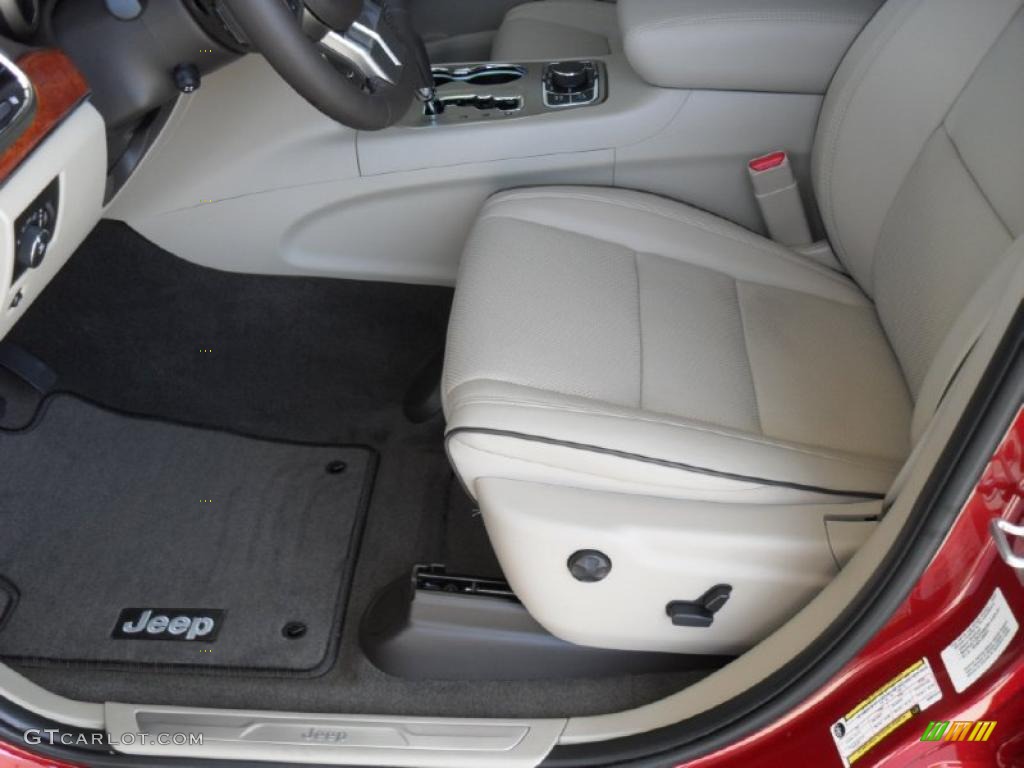 Dark Frost Beige/Light Frost Beige Interior 2011 Jeep Grand Cherokee Overland 4x4 Photo #47218061