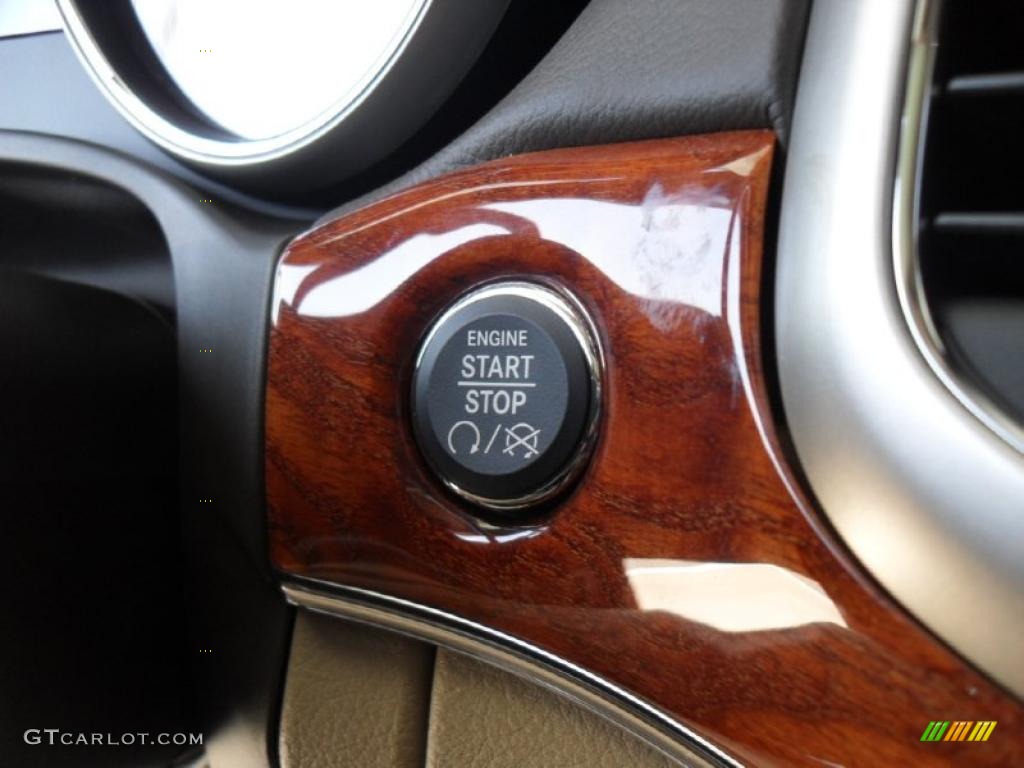 2011 Jeep Grand Cherokee Overland 4x4 Controls Photo #47218148