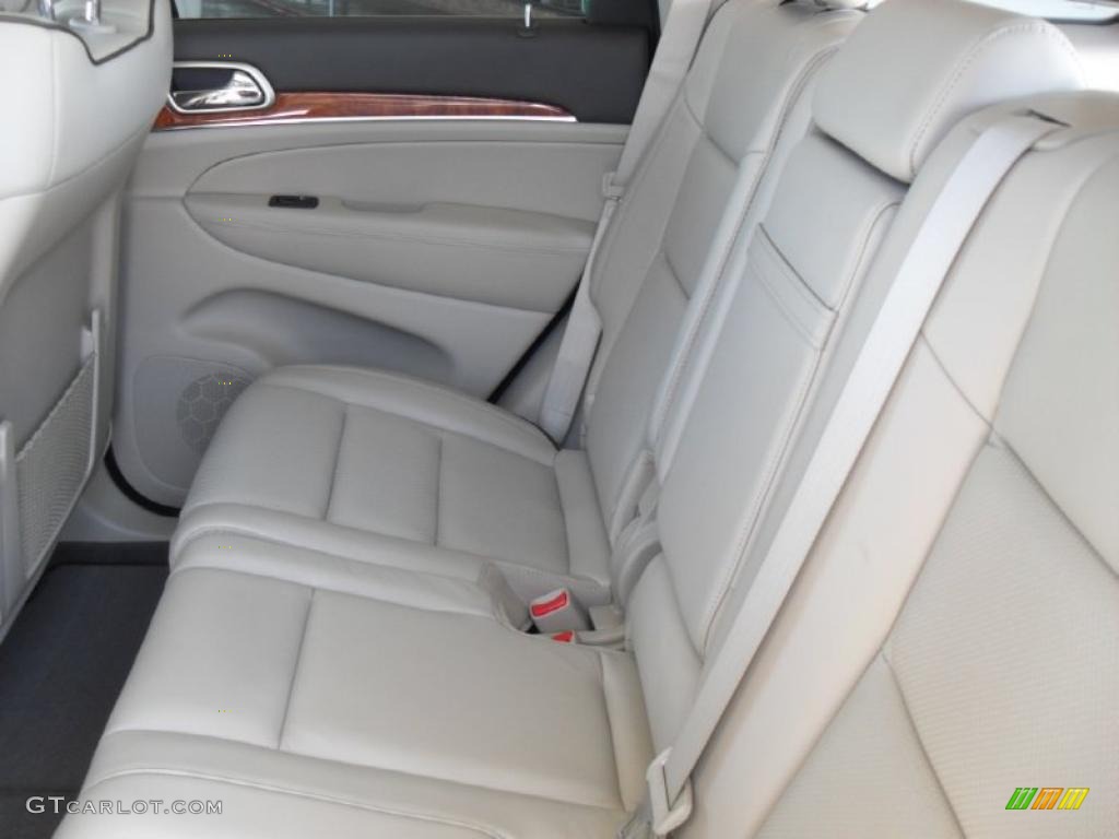 Dark Frost Beige/Light Frost Beige Interior 2011 Jeep Grand Cherokee Overland 4x4 Photo #47218247