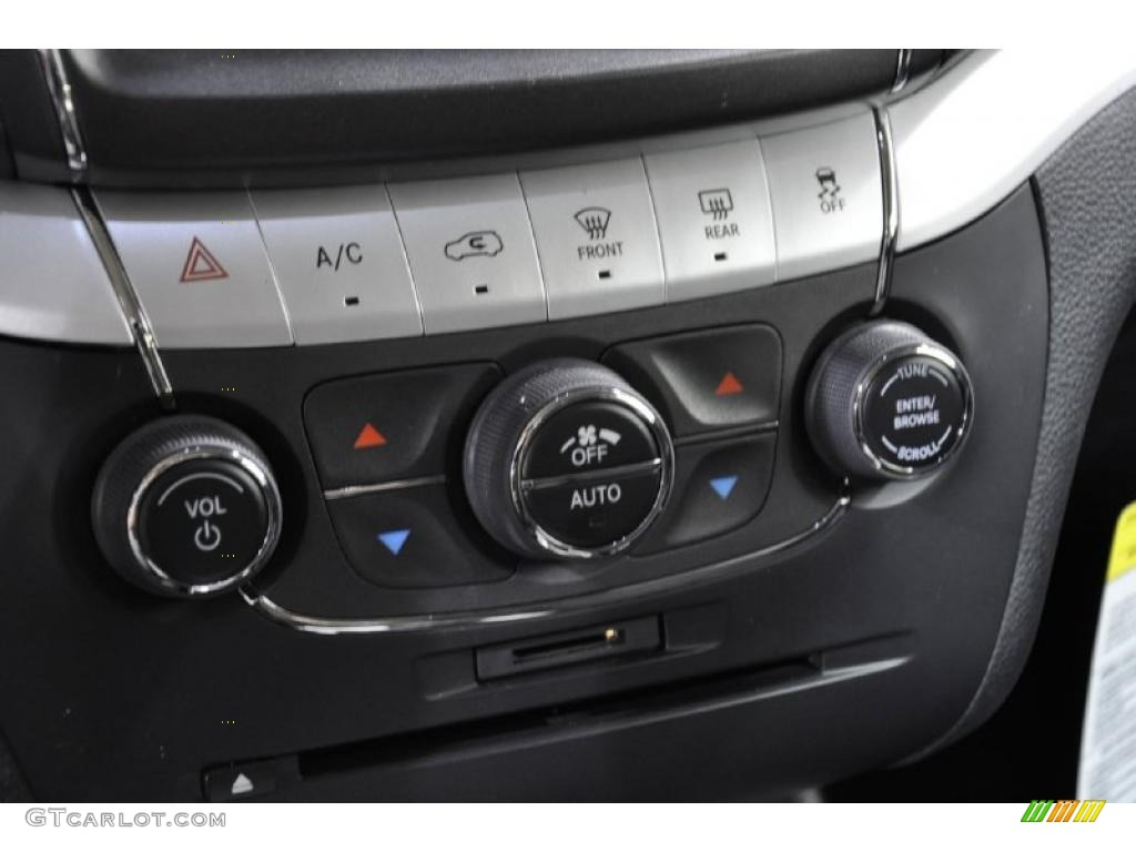 2011 Dodge Journey Crew Controls Photo #47218343