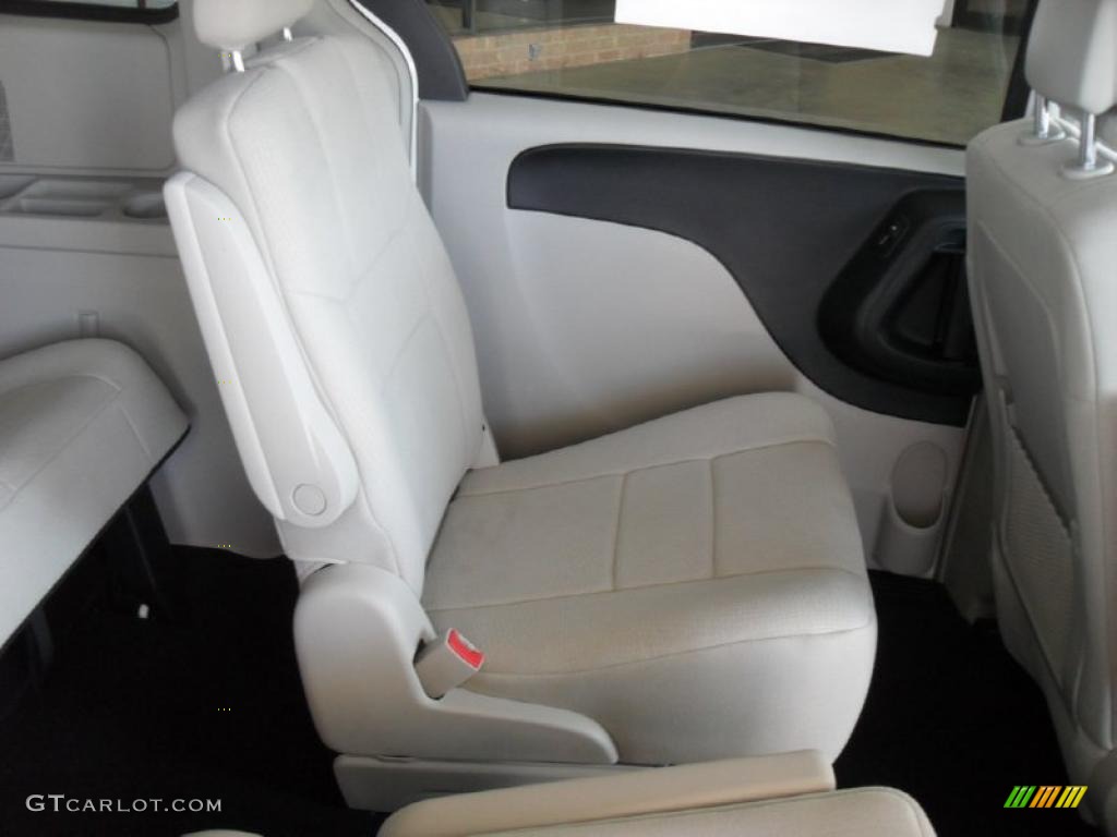 2011 Grand Caravan Crew - Stone White / Black/Light Graystone photo #21