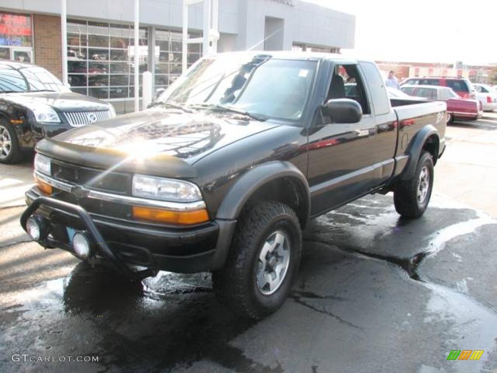 2001 S10 ZR2 Extended Cab 4x4 - Onyx Black / Graphite photo #3