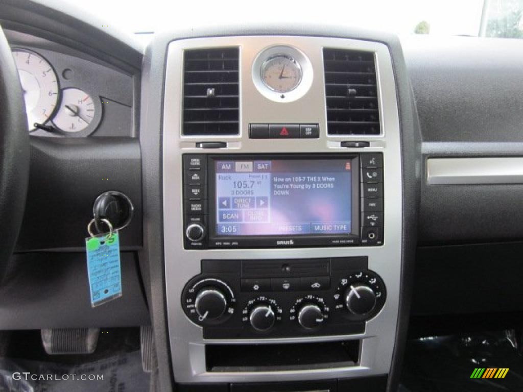 2010 Chrysler 300 Touring Controls Photo #47227928