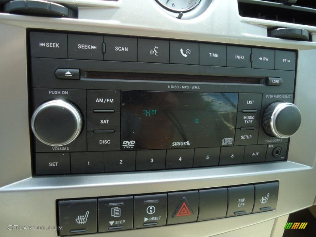 2008 Chrysler Sebring Limited Convertible Controls Photo #47228717