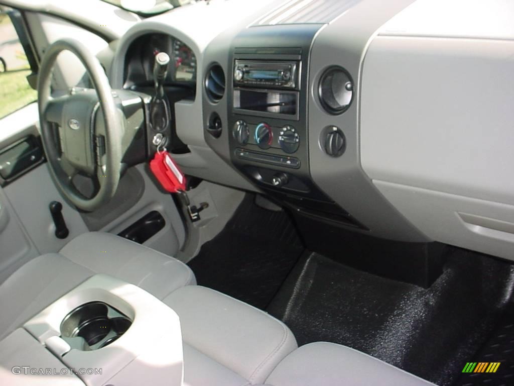 2006 F150 STX Regular Cab Flareside - Dark Shadow Grey Metallic / Medium/Dark Flint photo #14