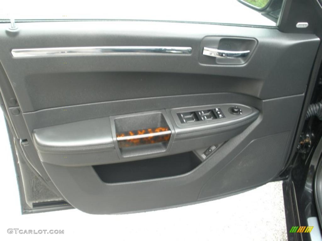 2008 Chrysler 300 C HEMI Dark Slate Gray Door Panel Photo #47231042