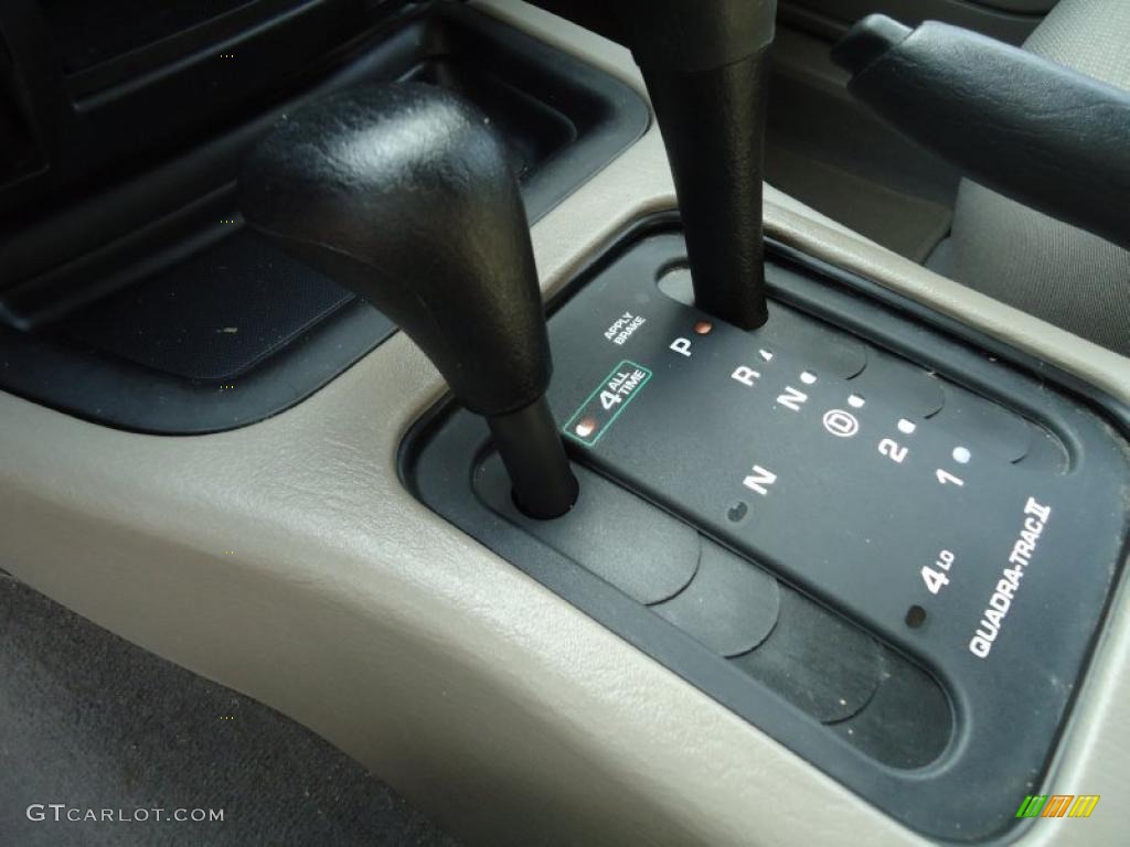 2004 Jeep Grand Cherokee Laredo 4x4 4 Speed Automatic Transmission Photo #47231057