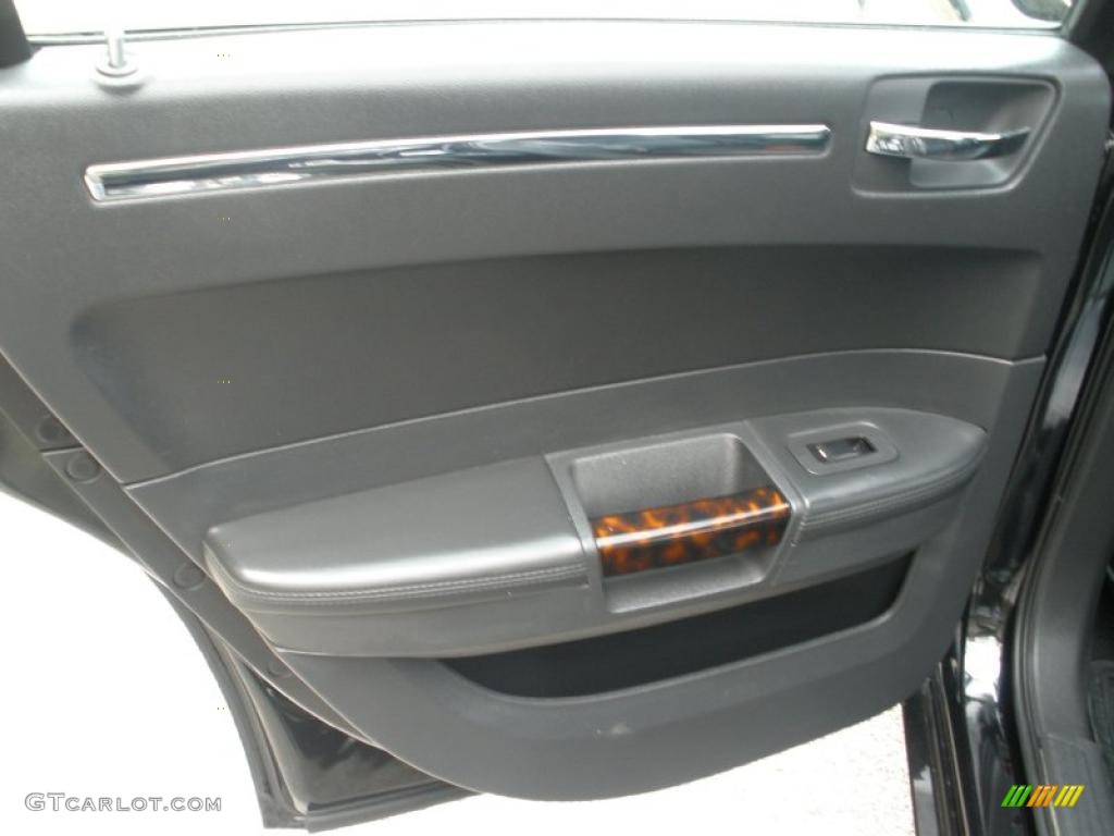 2008 Chrysler 300 C HEMI Dark Slate Gray Door Panel Photo #47231072
