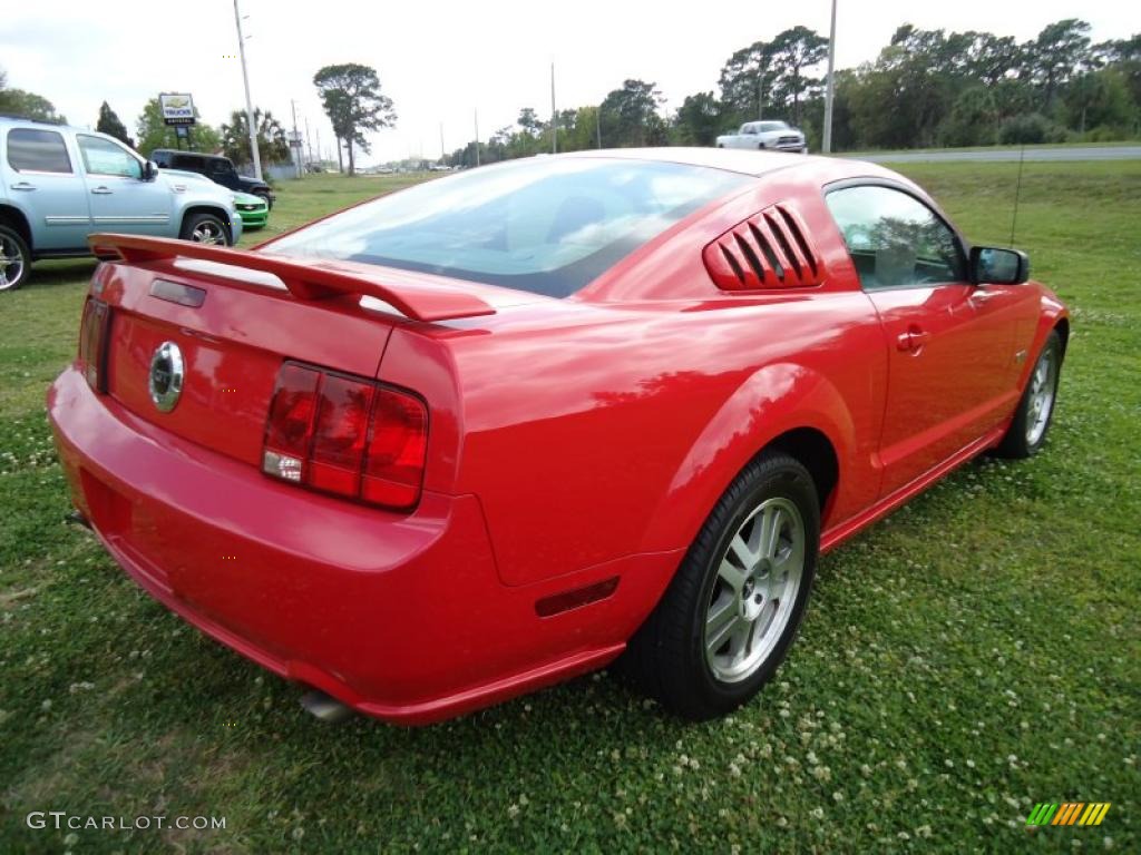 2006 Mustang GT Premium Coupe - Torch Red / Light Graphite photo #9