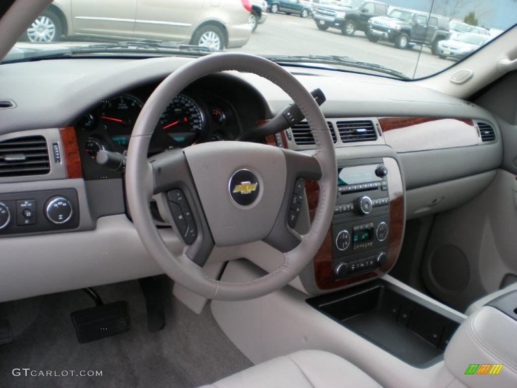 Dark Titanium/Light Titanium Interior 2010 Chevrolet Avalanche LT 4x4 Photo #47231401