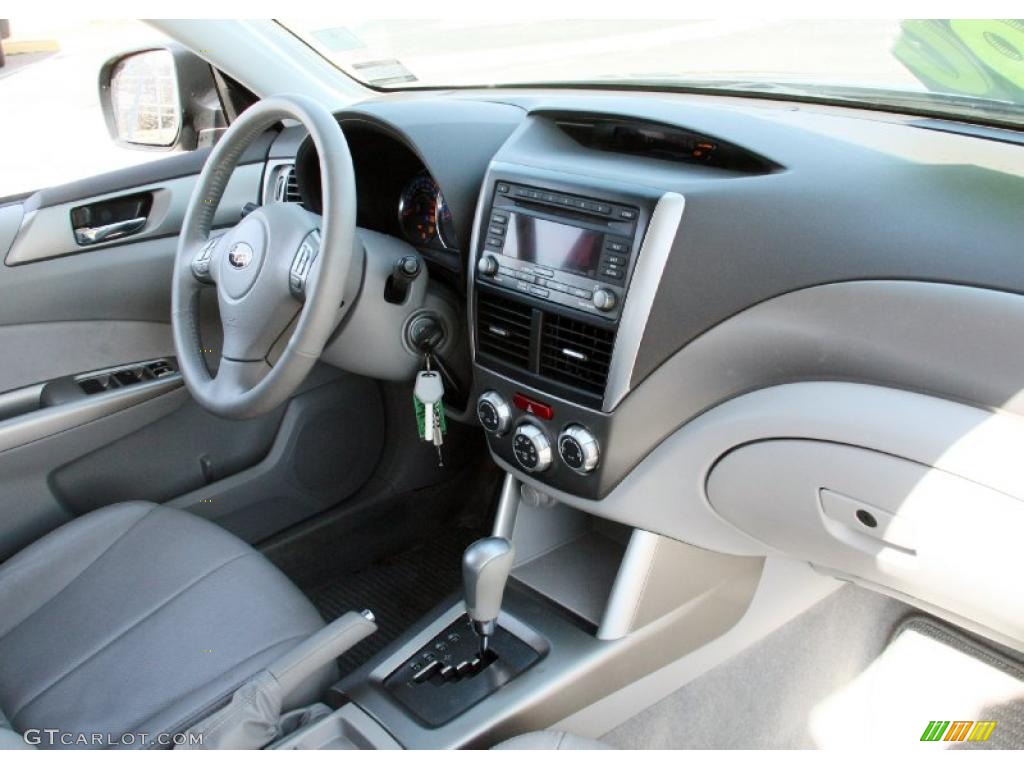 2009 Subaru Forester 2.5 X Limited Platinum Dashboard Photo #47232446