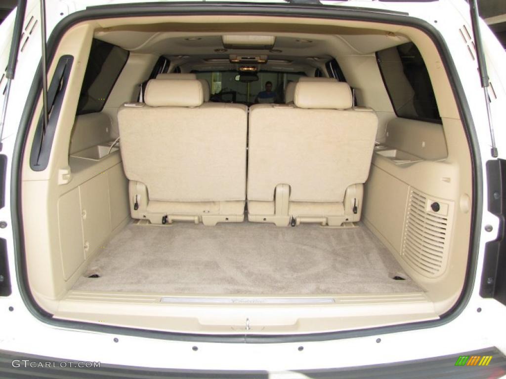 2009 Cadillac Escalade ESV AWD Trunk Photos