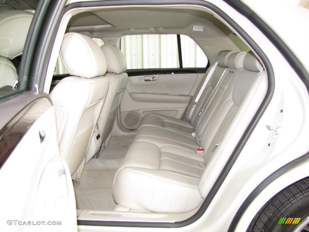 Light Linen/Cocoa Accents Interior 2011 Cadillac DTS Premium Photo #47236853