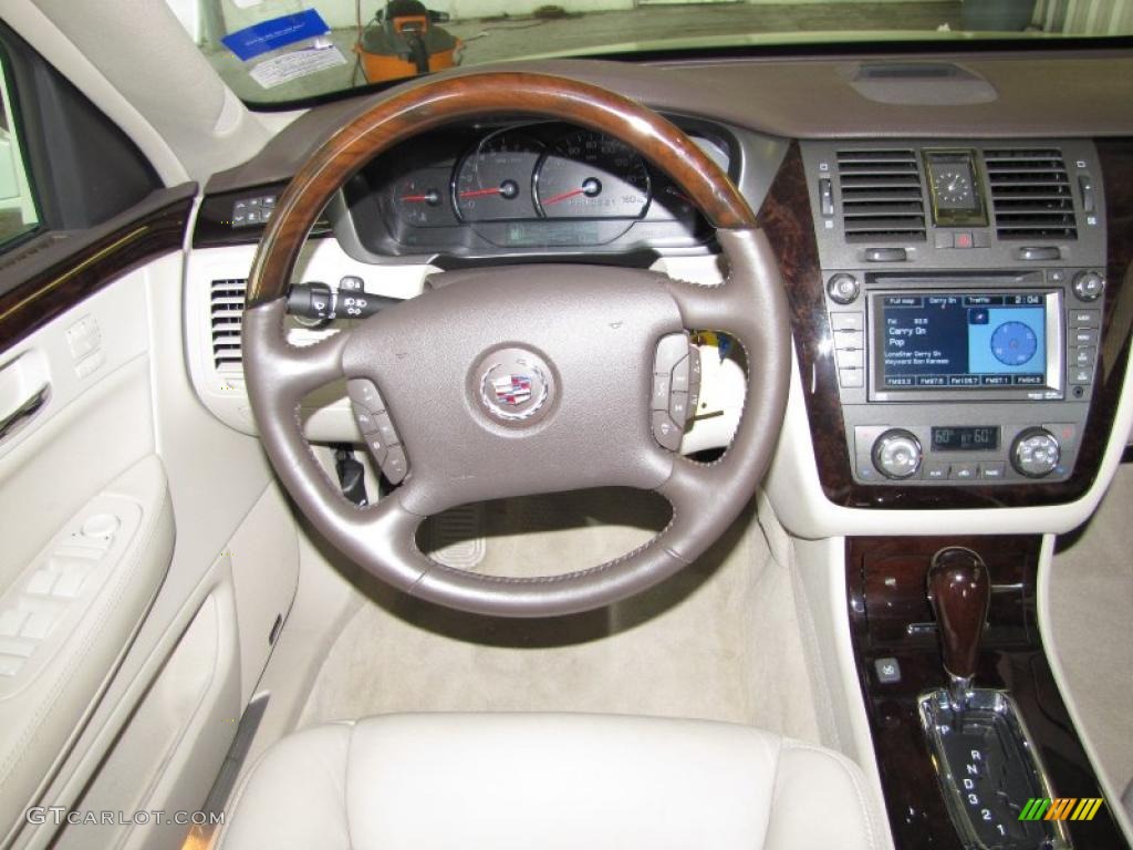 2011 Cadillac DTS Premium Light Linen/Cocoa Accents Steering Wheel Photo #47236889