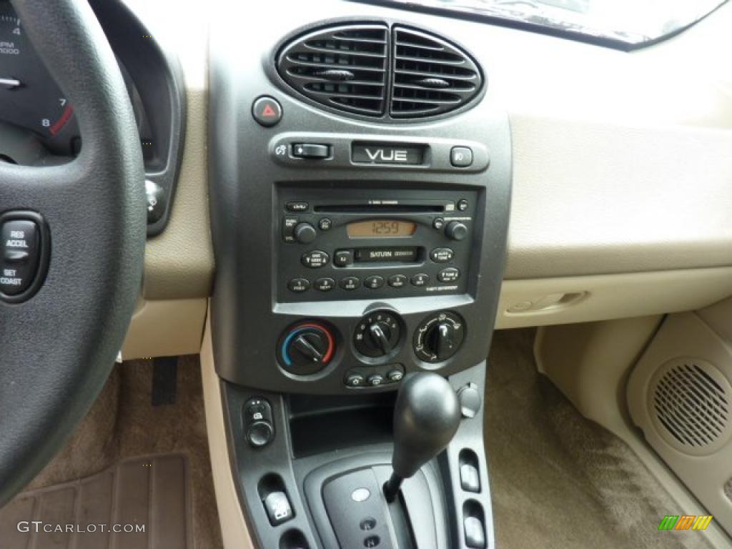 2002 Saturn VUE V6 AWD Controls Photos