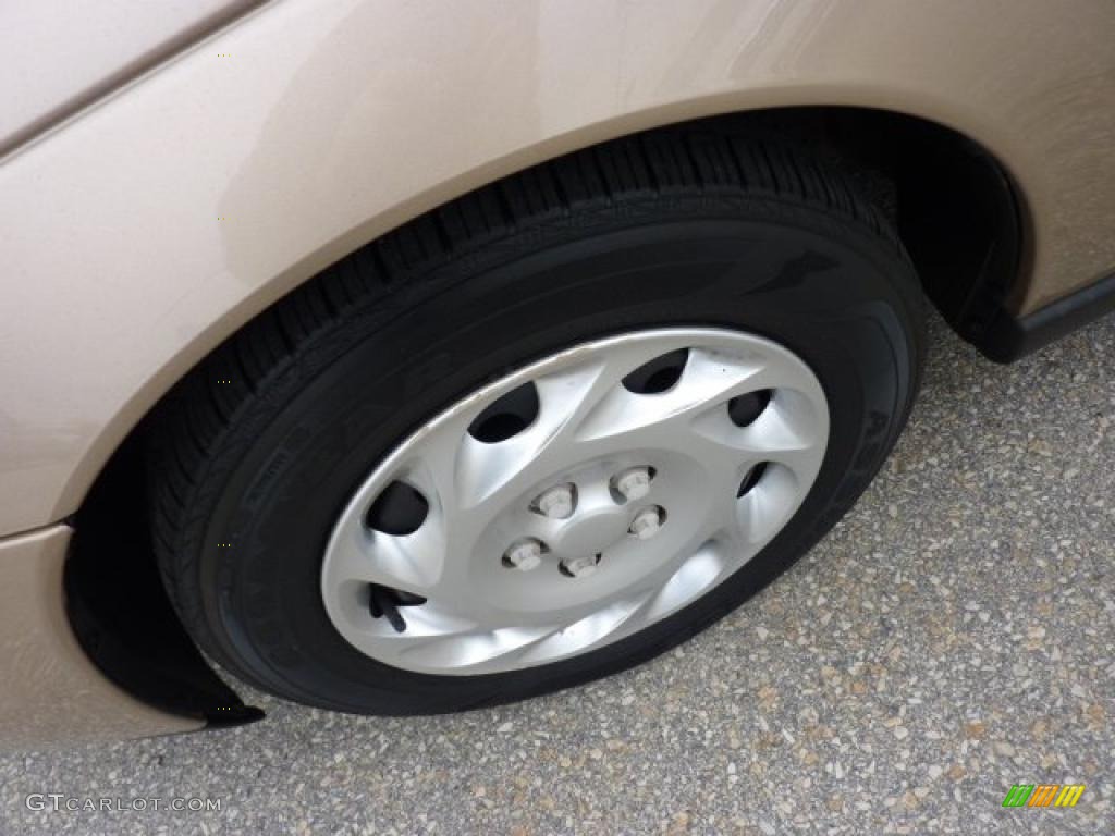 2000 Saturn L Series LS1 Sedan Wheel Photo #47237870