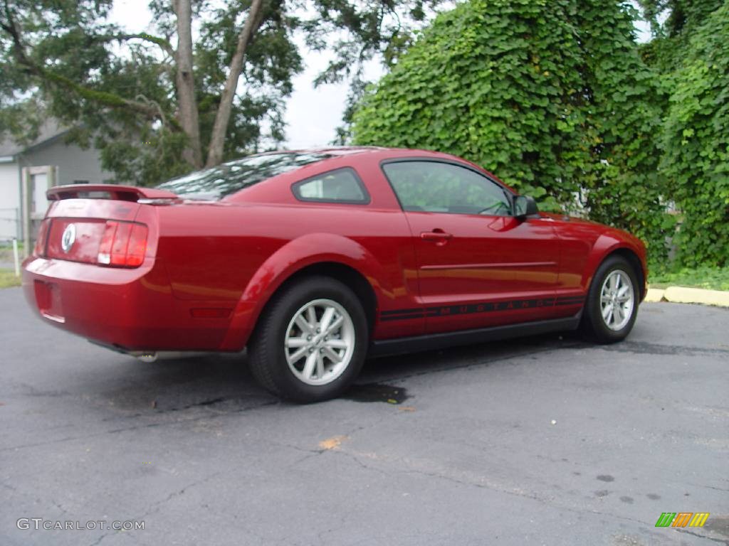 2005 Mustang V6 Deluxe Coupe - Redfire Metallic / Light Graphite photo #3