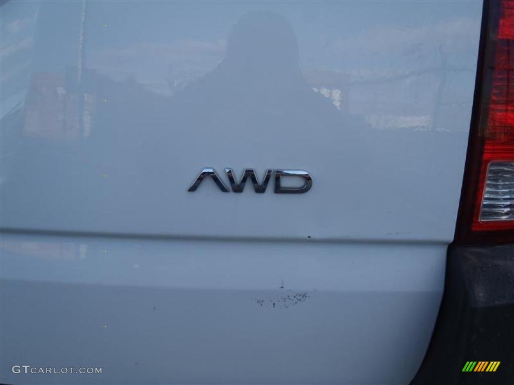 2003 VUE AWD - White / Gray photo #12