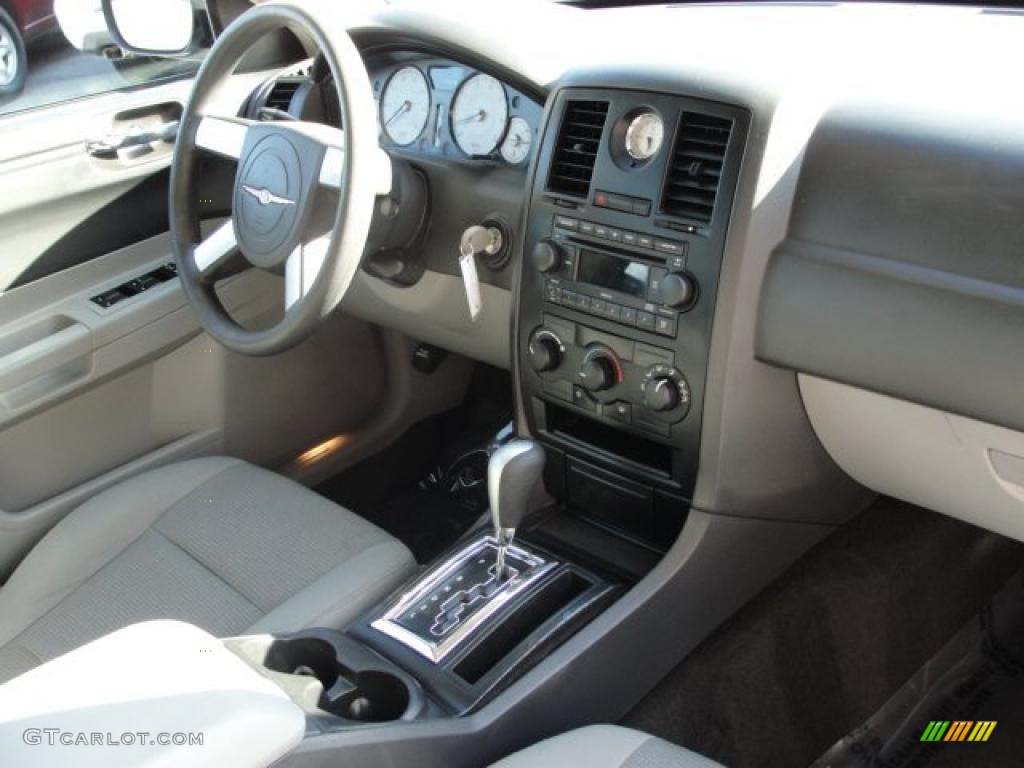 2007 Chrysler 300 Standard 300 Model Dashboard Photos
