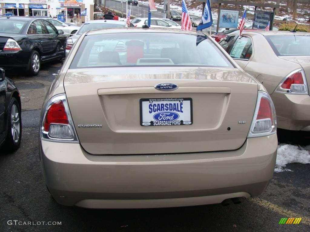 2007 Fusion SE - Dune Pearl Metallic / Camel photo #5