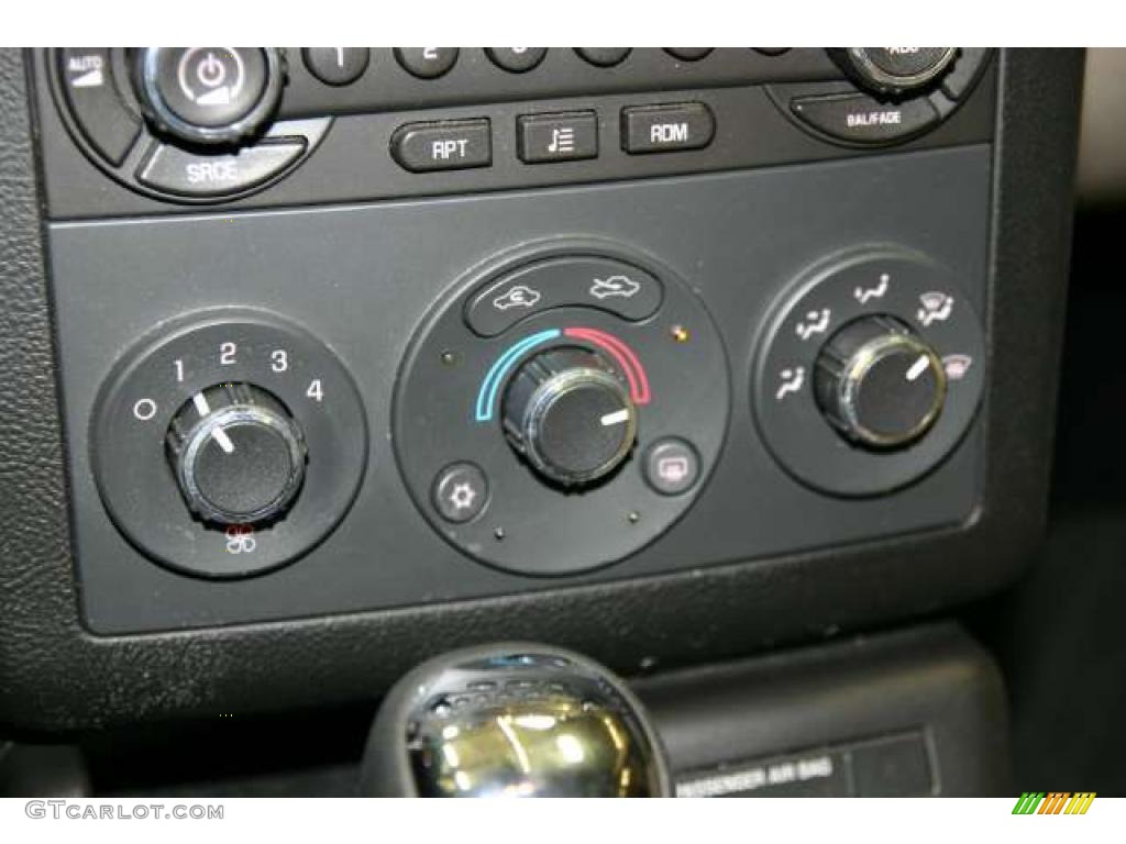 2008 Pontiac G6 GT Sedan Controls Photos